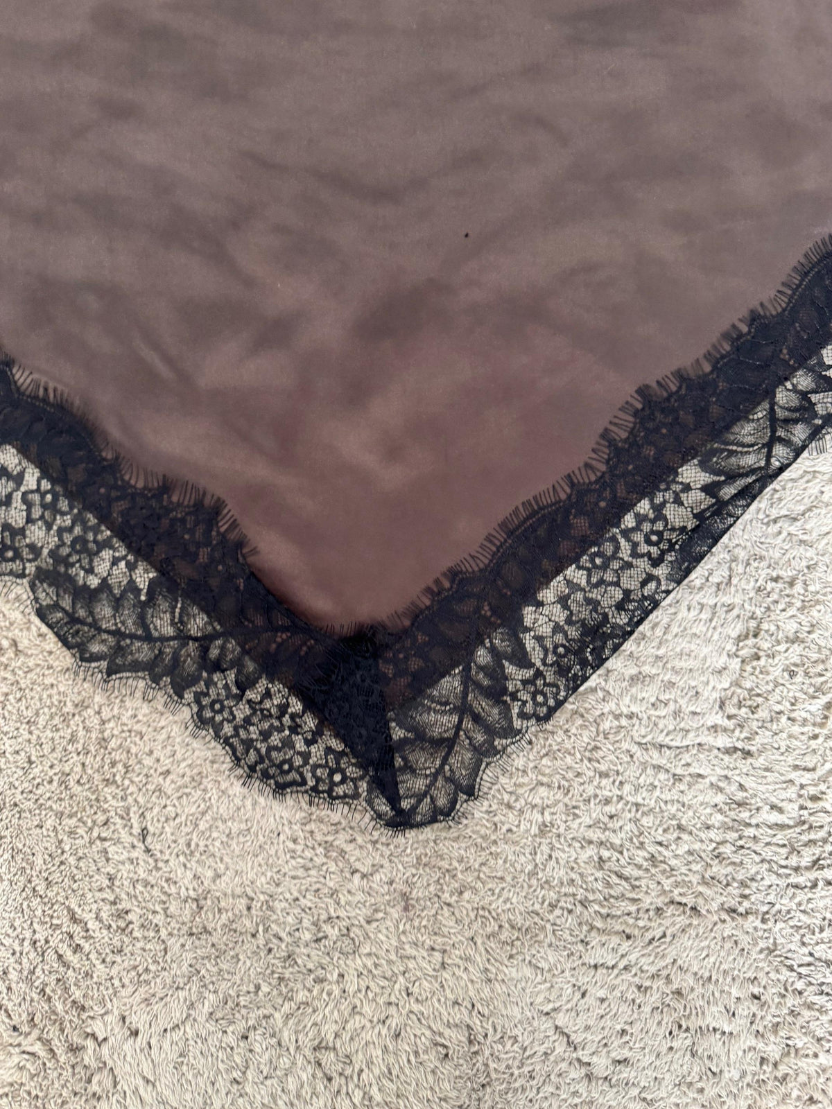 FEMALE - Foulard triangolare in raso moro con  pizzo  dettaglio chic per i tuoi outfit N109/ MORO FEMALE 