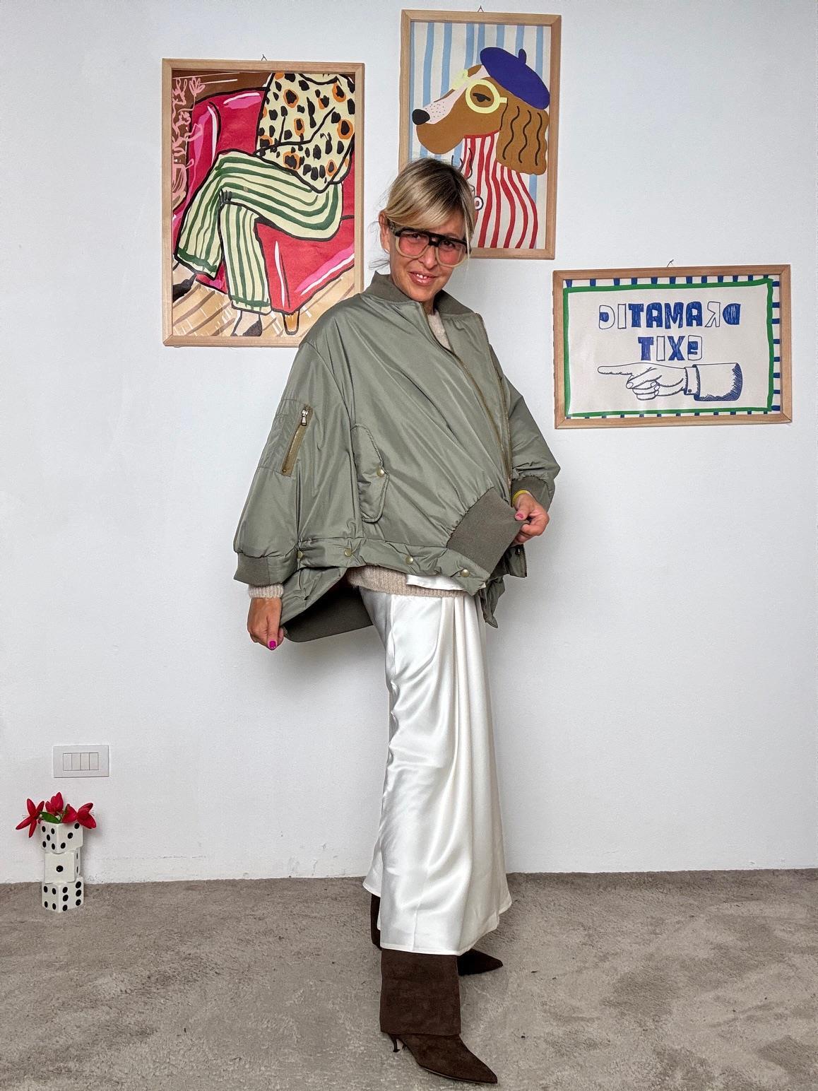 SOUVENIR - Bomber over: grinta e comodità in un unico capo F38X0161/ VERDE SOUVENIR 