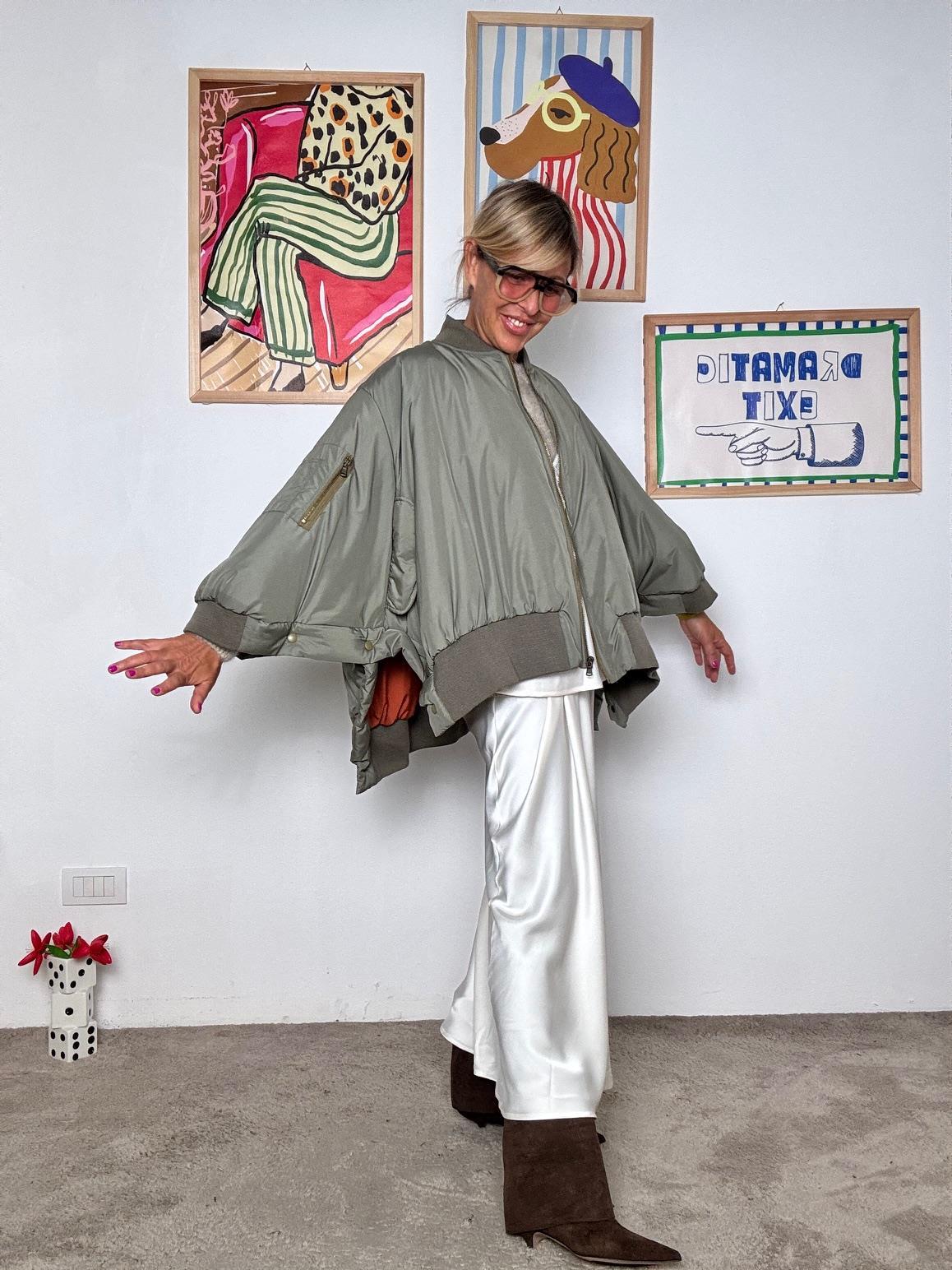 SOUVENIR - Bomber over: grinta e comodità in un unico capo F38X0161/ VERDE SOUVENIR 