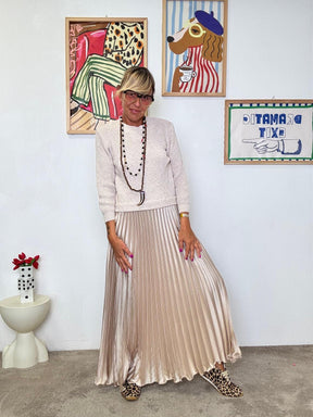 FEMALE -A bito lungo plissé: elegante, fluido e senza tempo CREMA L3M353/ CREMA FEMALE 