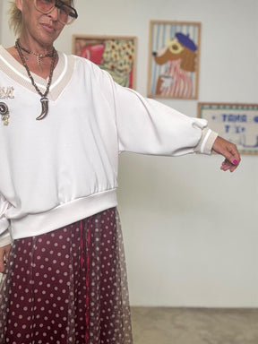 FEMALE - Felpa bianca oversize con scollo a V  Stile casual e ricercato A6835-F9/ PANNA FEMALE 