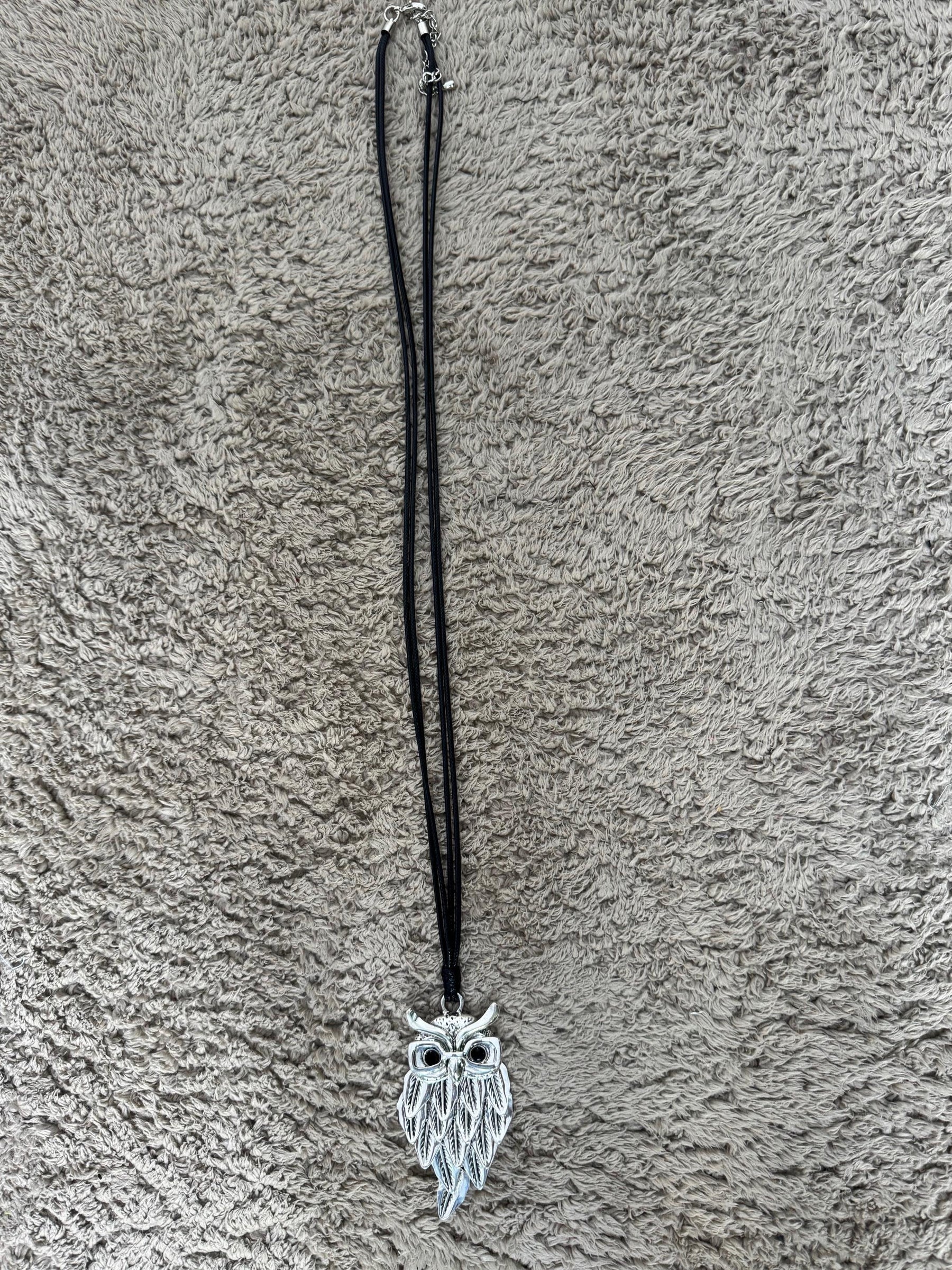 FEMALE - Collana con ciondolo gufo  simbolo di saggezza e stile boho-chic GUFO/ ARGENTO FEMALE 