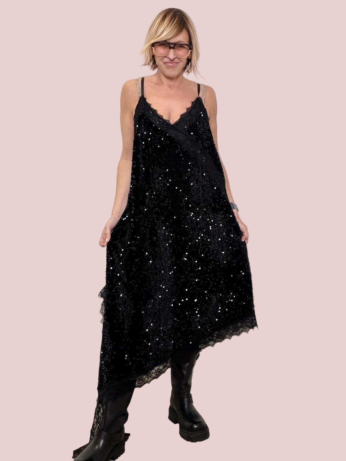 SUSY STAR - ABITO LUNGO IN PAILLETTES CON PIZZO  BRILLANTEZZA SCENICA, LEGGEREZZA ASSOLUTA STLS2134/ NERO SUSY STAR 