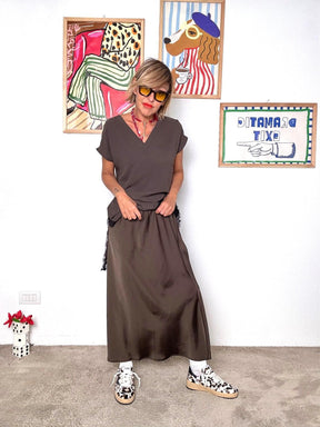 DEJA VU - Gonna lunga effetto satin  Eleganza easy con un tocco sporty moro A25IS302/ MORO DEJA VU 