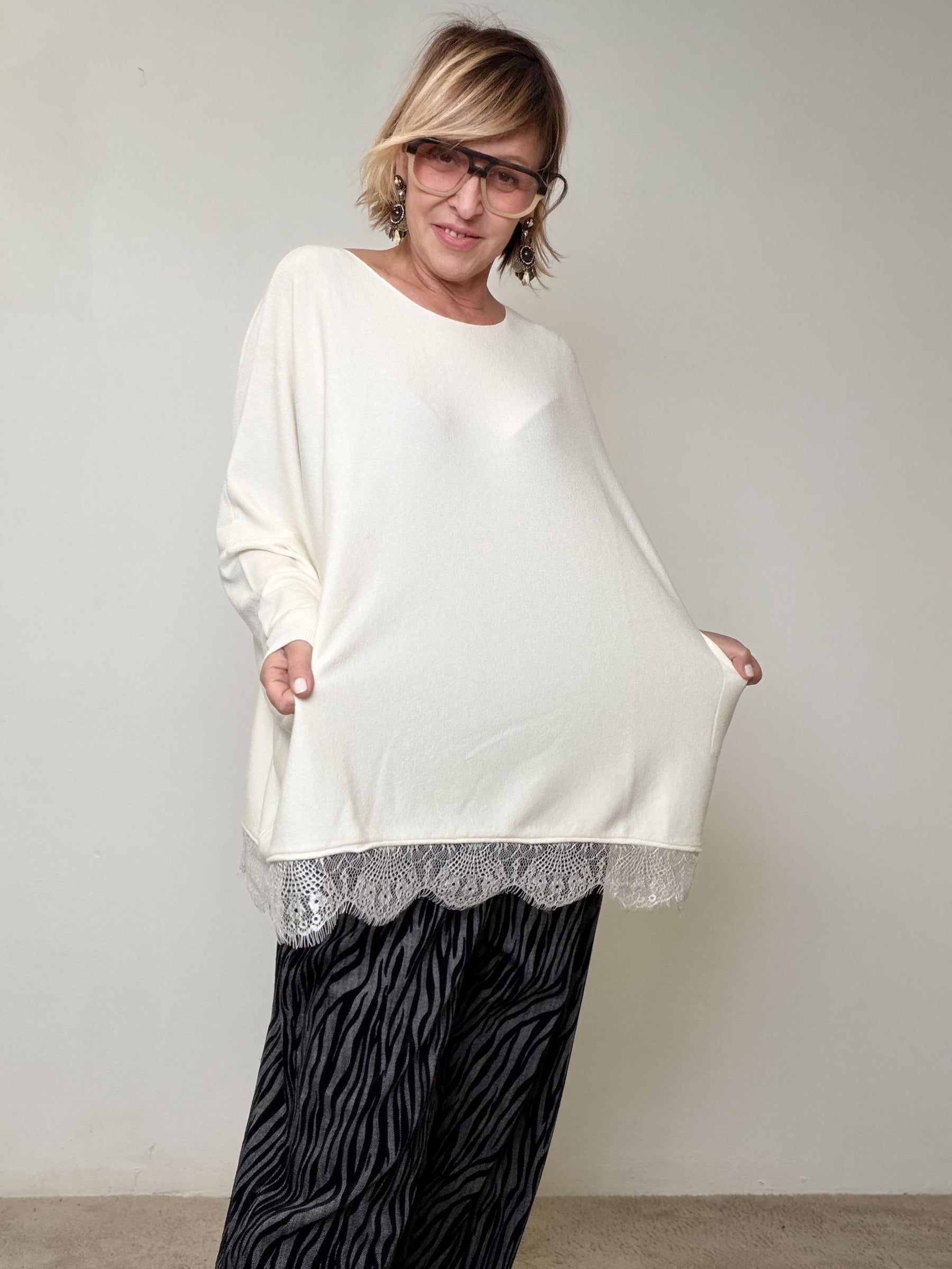 SUSY STAR - Maglia Maxi Lace  il nero chic che fa subito figura ST78327P/ CREMA SUSY STAR 