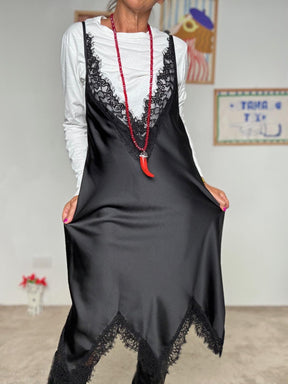 SOUVENIR . Abito con t-shirt compresa: praticità e stile in un solo look F38X1017/ NERO SOUVENIR 