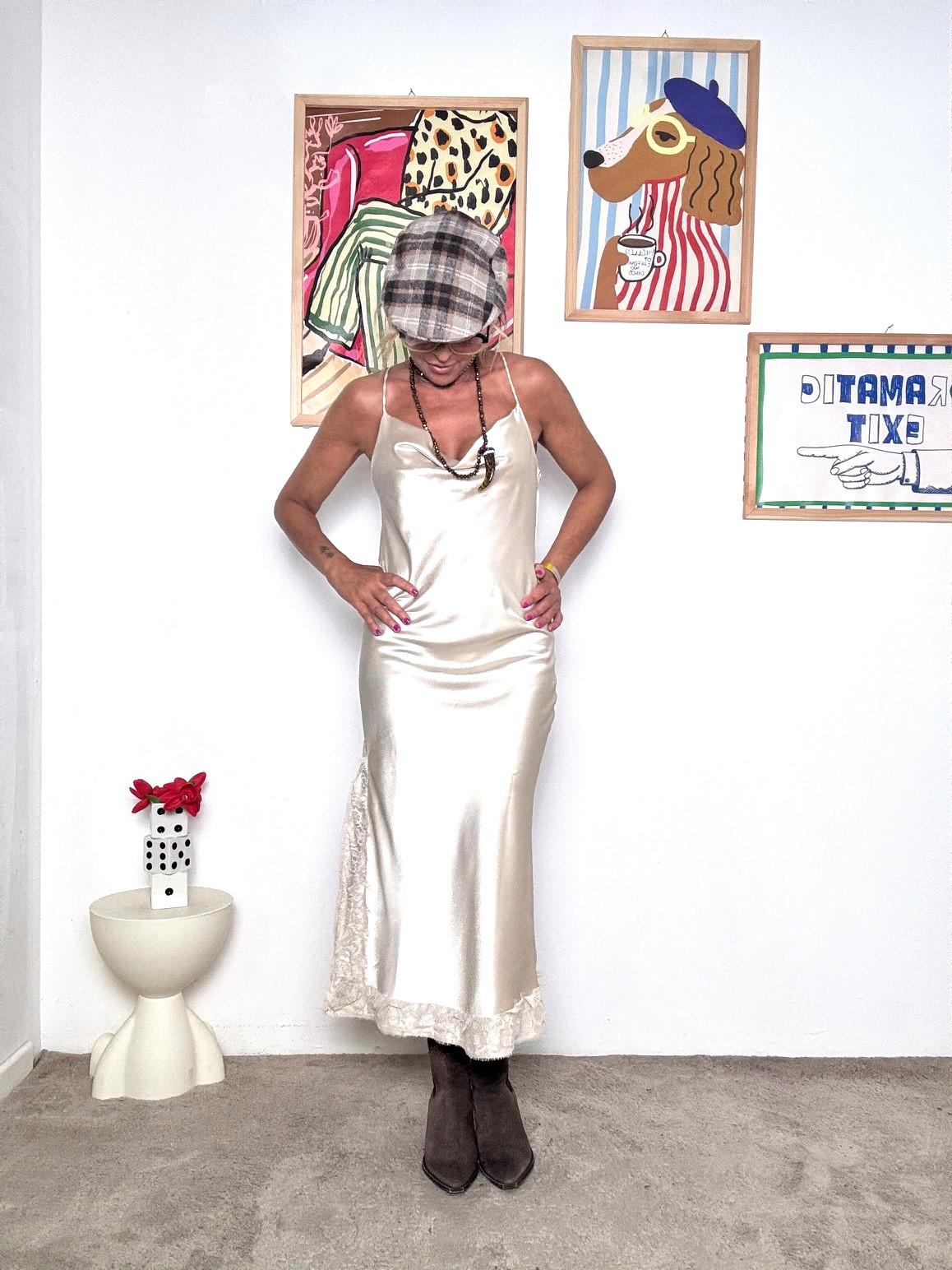 FEMALE - Abito lungo in raso con dettagli in pizzo panna H4163-R6/ PANNA FEMALE 