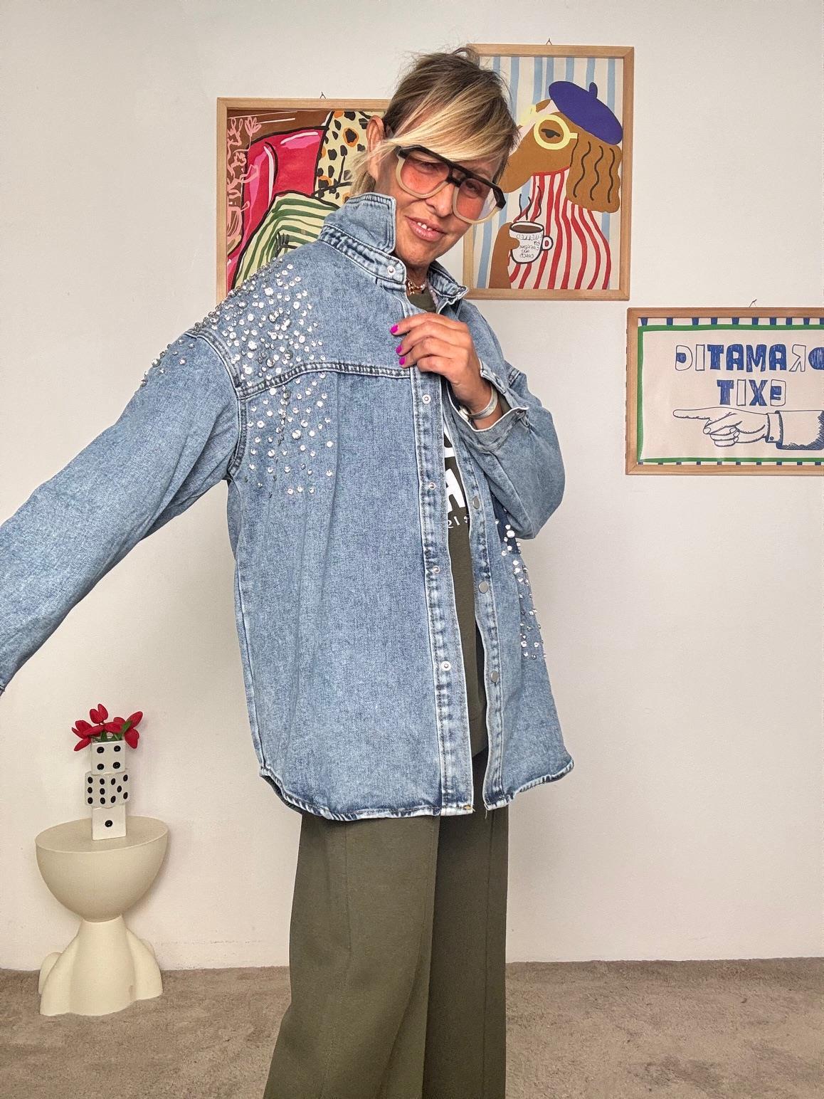 FEMALE - Camicia oversize in denim con dettagli gioiello: casual e super glam L11512/ JEANS FEMALE 