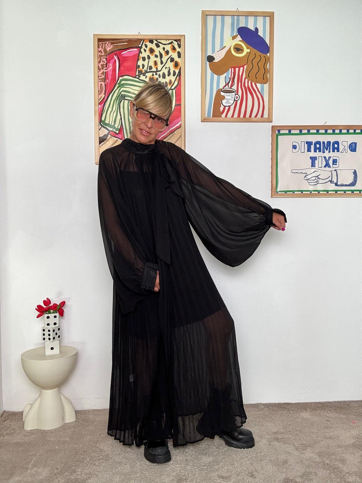 FEMALE - Abito lungo nero trasparente con maniche a sbuffo  Eleganza teatrale 86027/ NERO FEMALE 