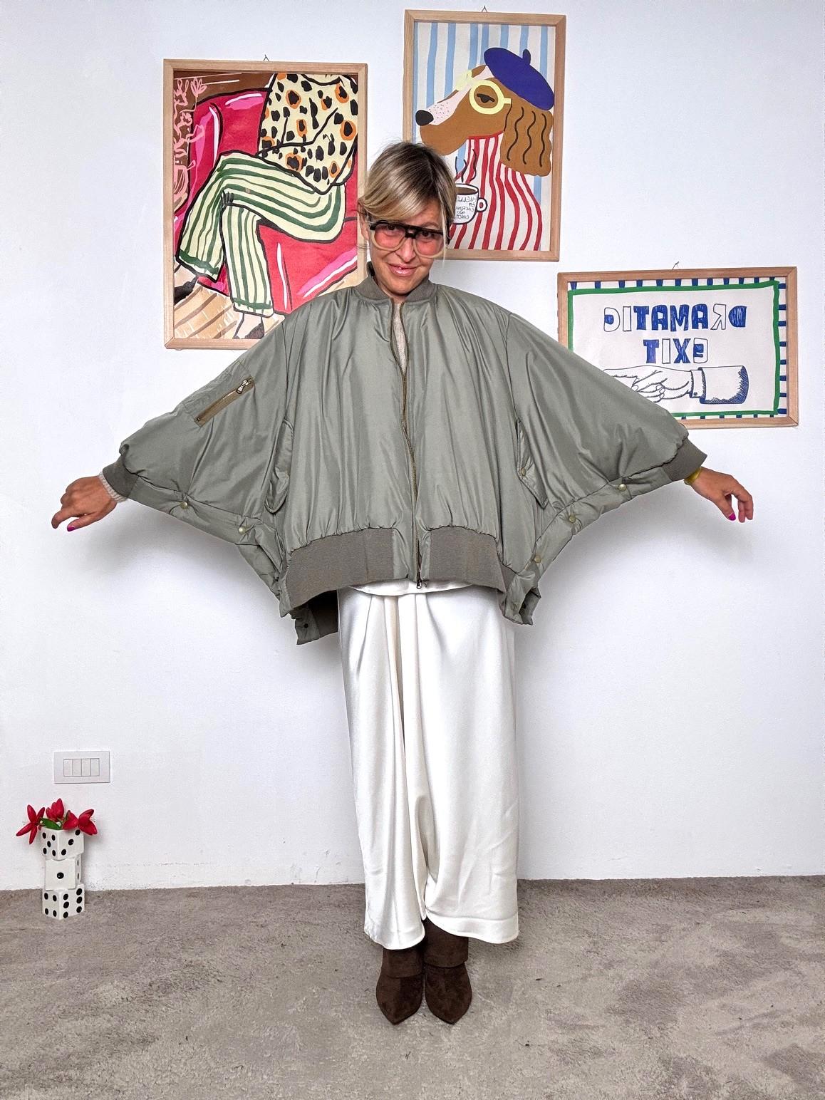 SOUVENIR - Bomber over: grinta e comodità in un unico capo F38X0161/ VERDE SOUVENIR 