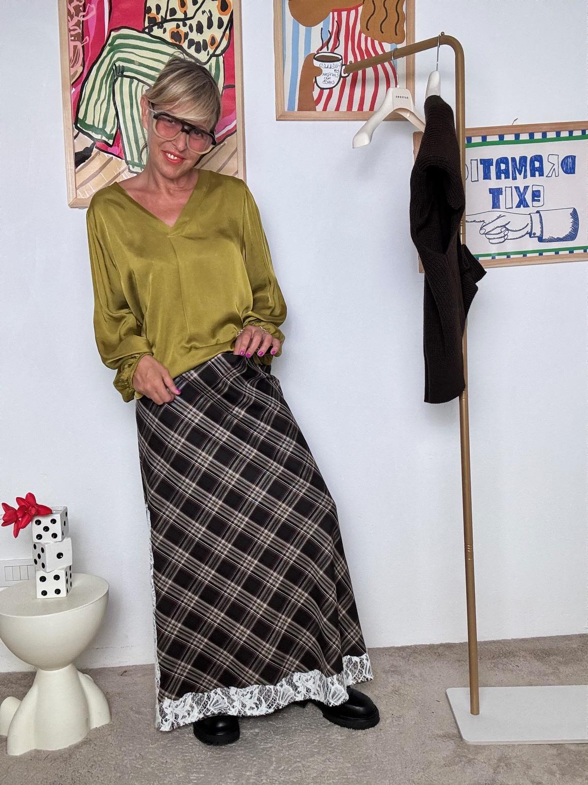 HAVE ONE - Gonna lunga a quadri con pizzo e spacco laterale GSO-P021/ CHECK MORO HAVE ONE 