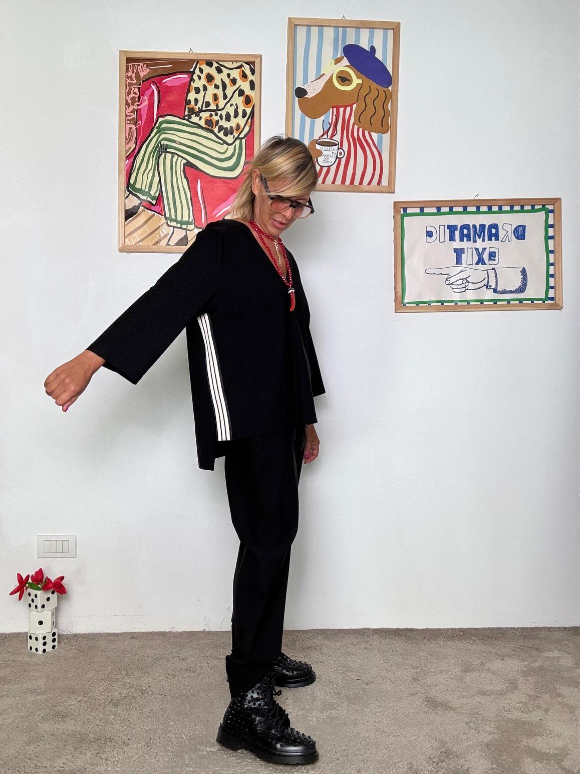 DEJA VU - Maglia donna in bengalina  comfort e stile NERO A25FL404/ NERO DEJA VU 