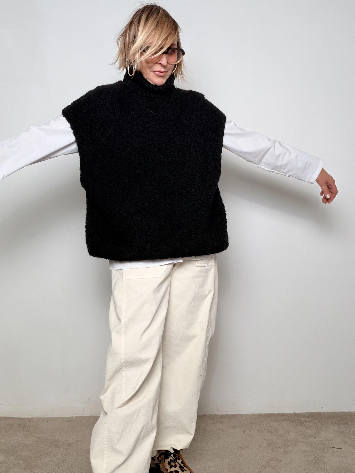 FEMALE - GILET MORBIDO A COLLO ALTO  COZY, MODERNO, SUPER VERSATILE 9612/ NERO FEMALE 