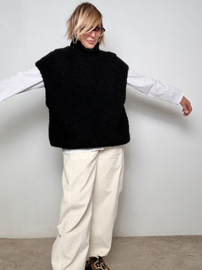 FEMALE - GILET MORBIDO A COLLO ALTO  COZY, MODERNO, SUPER VERSATILE 9612/ NERO FEMALE 