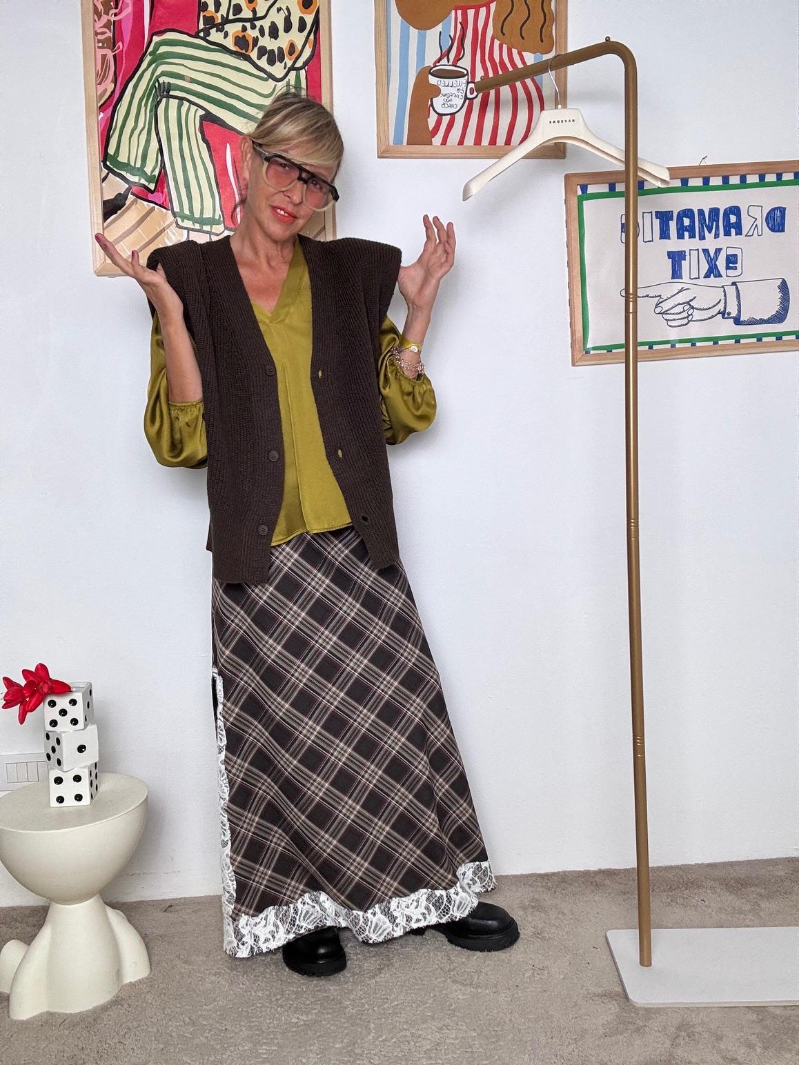 HAVE ONE - Cardigan oversize senza maniche in maglia  MORO LFP-P003/ MORO HAVE ONE 