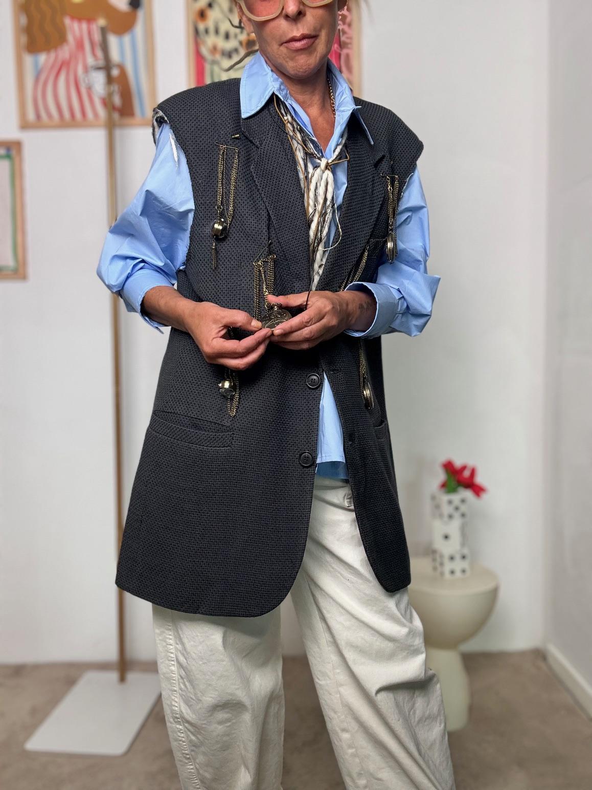 SOUVENIR - Gilet "IL PICCOLO PRINCIPE"  Stile retrò con un tocco dironia di lusso GRIGIA F38X0156/ GRIGIO SOUVENIR 