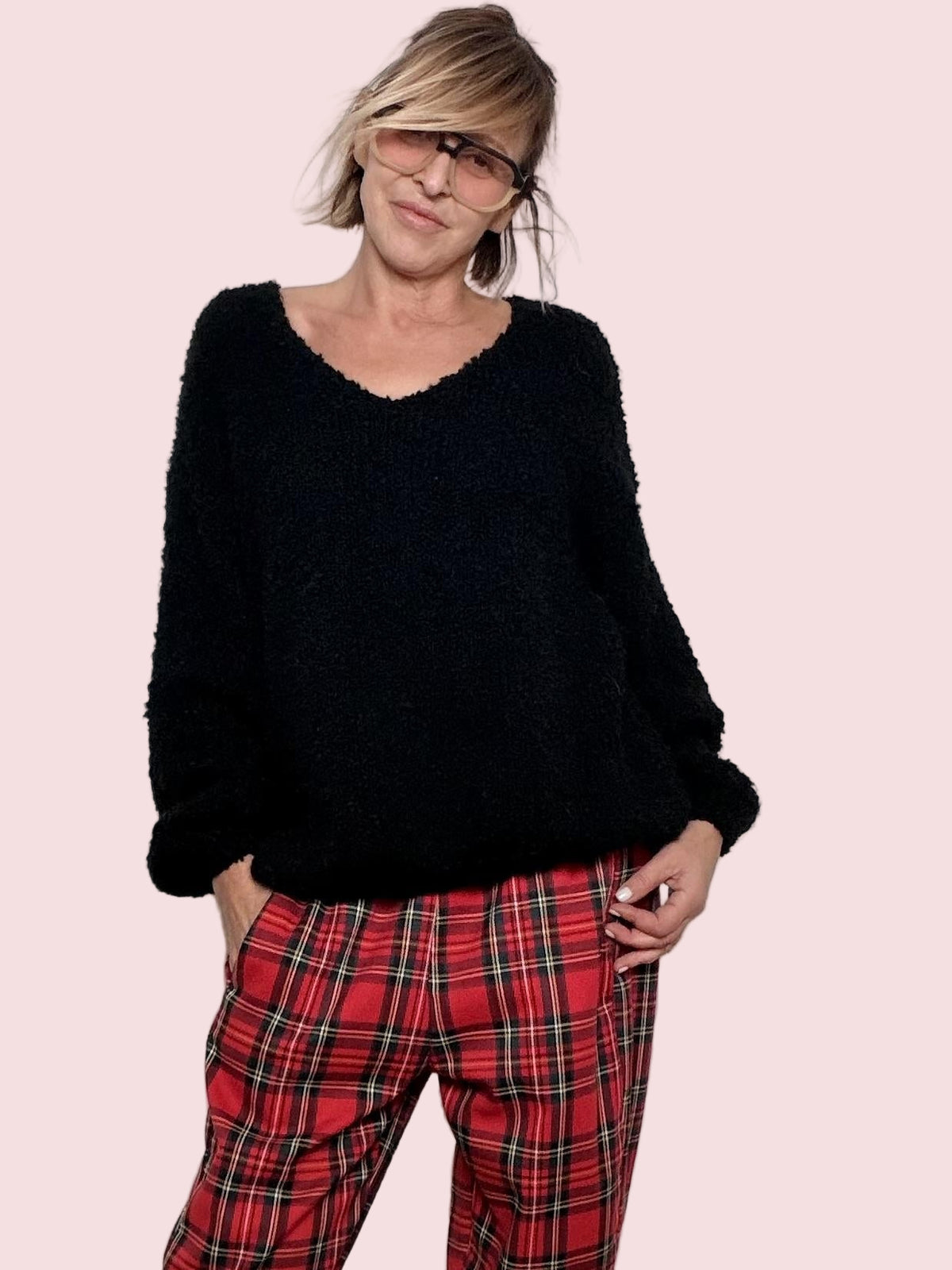 FEMALE - Maglia Coccola Over  morbida, leggera e super avvolgente 9614/ NERO FEMALE 