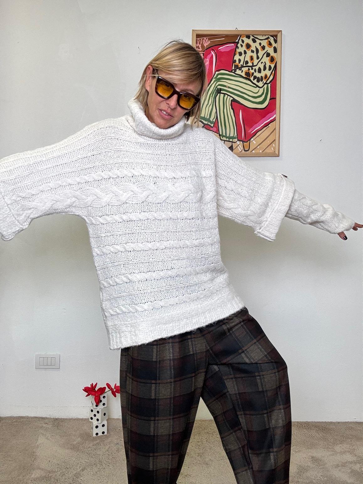 SUSY STAR - MAGLIA CON MANICOTTI LATTE ST3WM221 LATTE SUSY STAR 