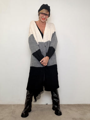 SUSY STAR - Cardigan Color Block Cozy  il cappotto-maglia che ti avvolge come un abbraccio STWM287/ NERO SUSY STAR 