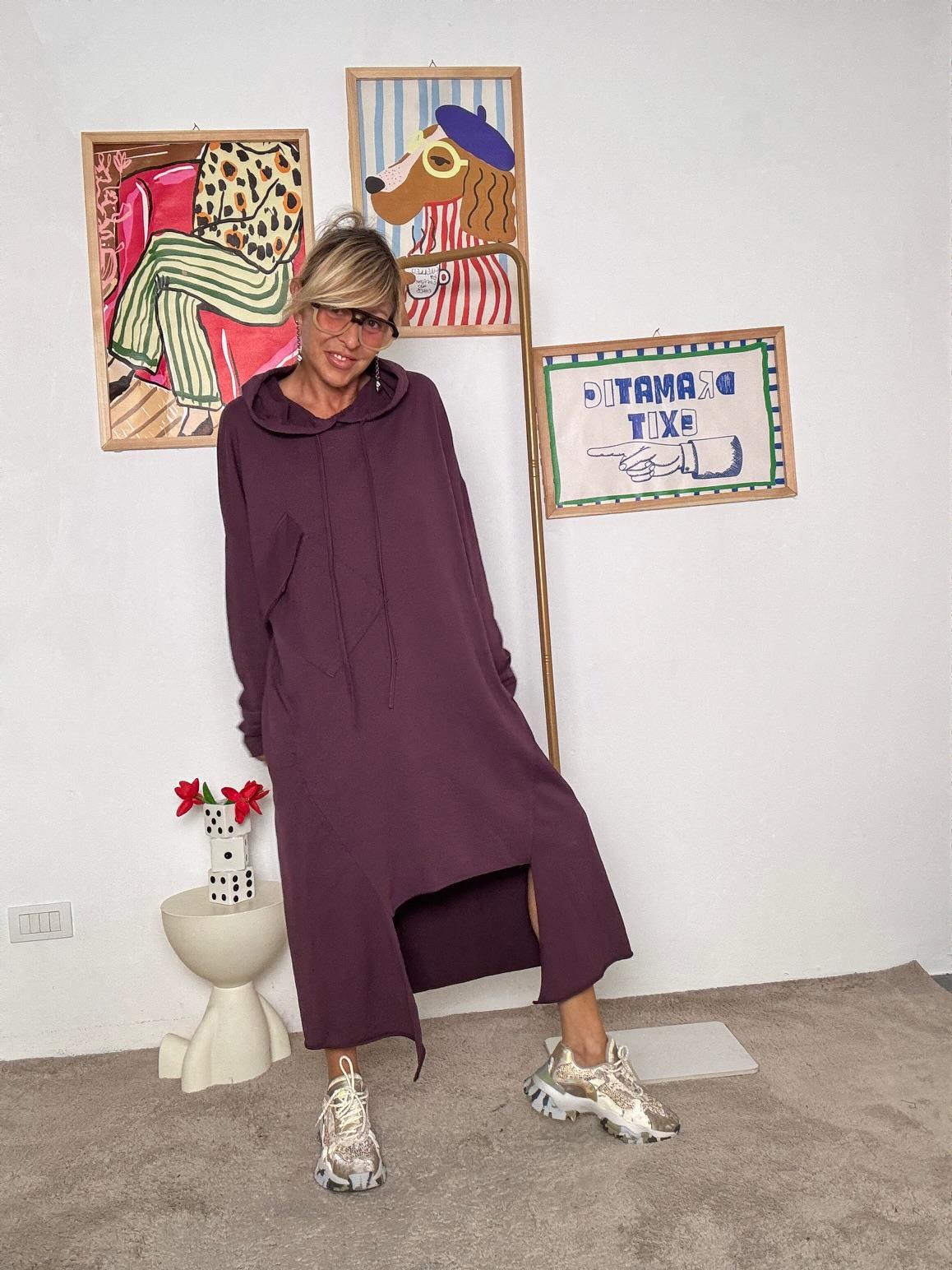 FEMALE - Abito Felpa con Cappuccio  Comfort Streetwear con un Twist Glam A1122-F2/ VINO FEMALE 