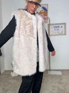 DEìJA VU - Gilet in eco-pelliccia panna morbido e avvolgente AC5LU801/ PANNA DEJA VU 