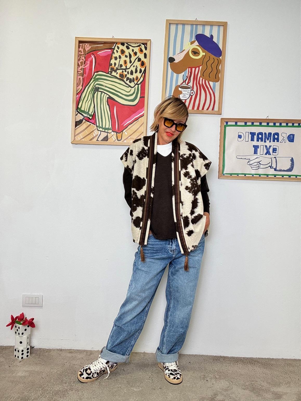 DEJA VU - Gilet fantasia maculata  Boho chic con un tocco country A25LU804/ MUCCA DEJA VU 