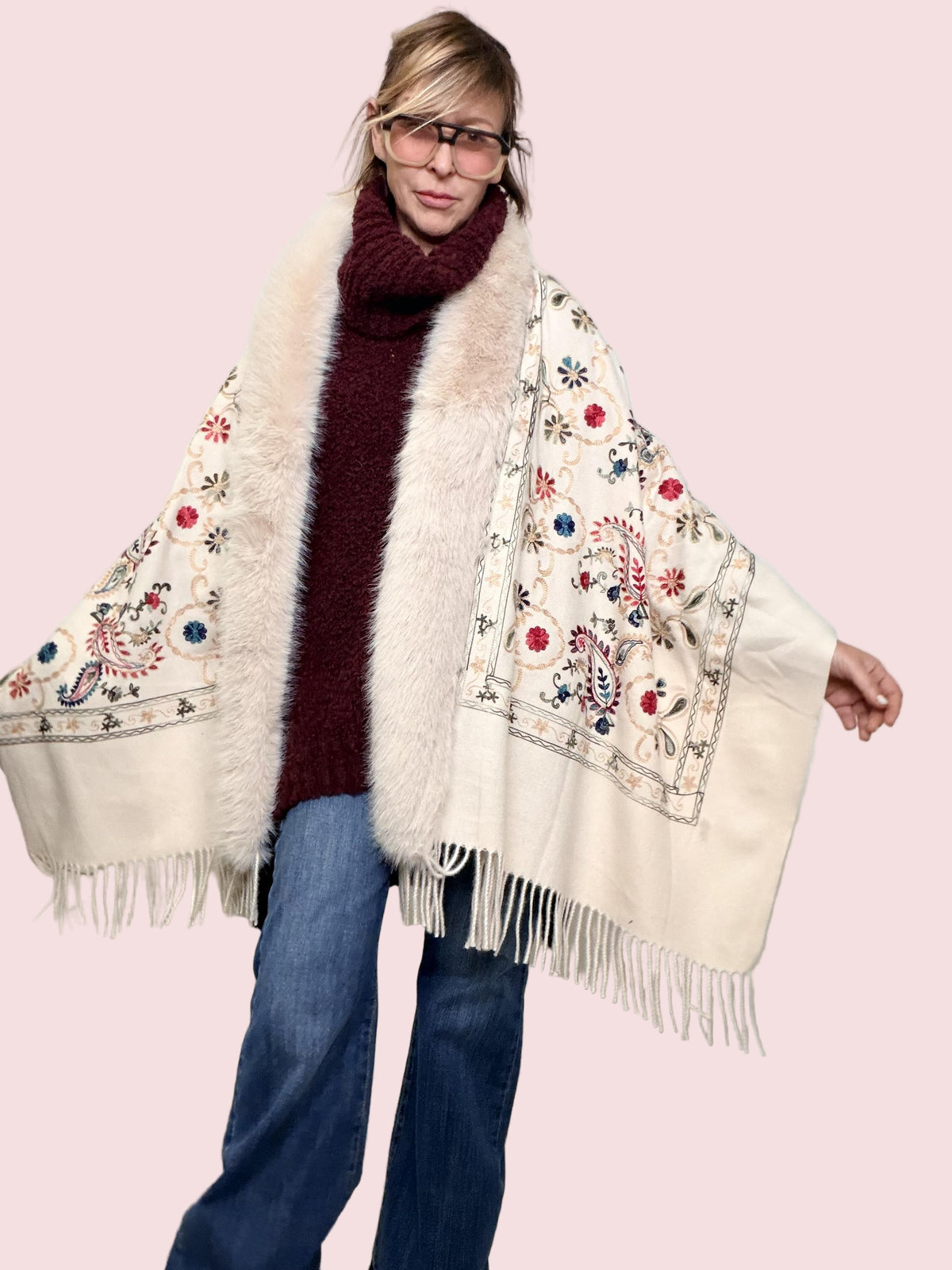 FEMALE -mantella Boho Regina  morbidezza, ricami e un tocco di magia CAPTOP/ PANNA FEMALE 