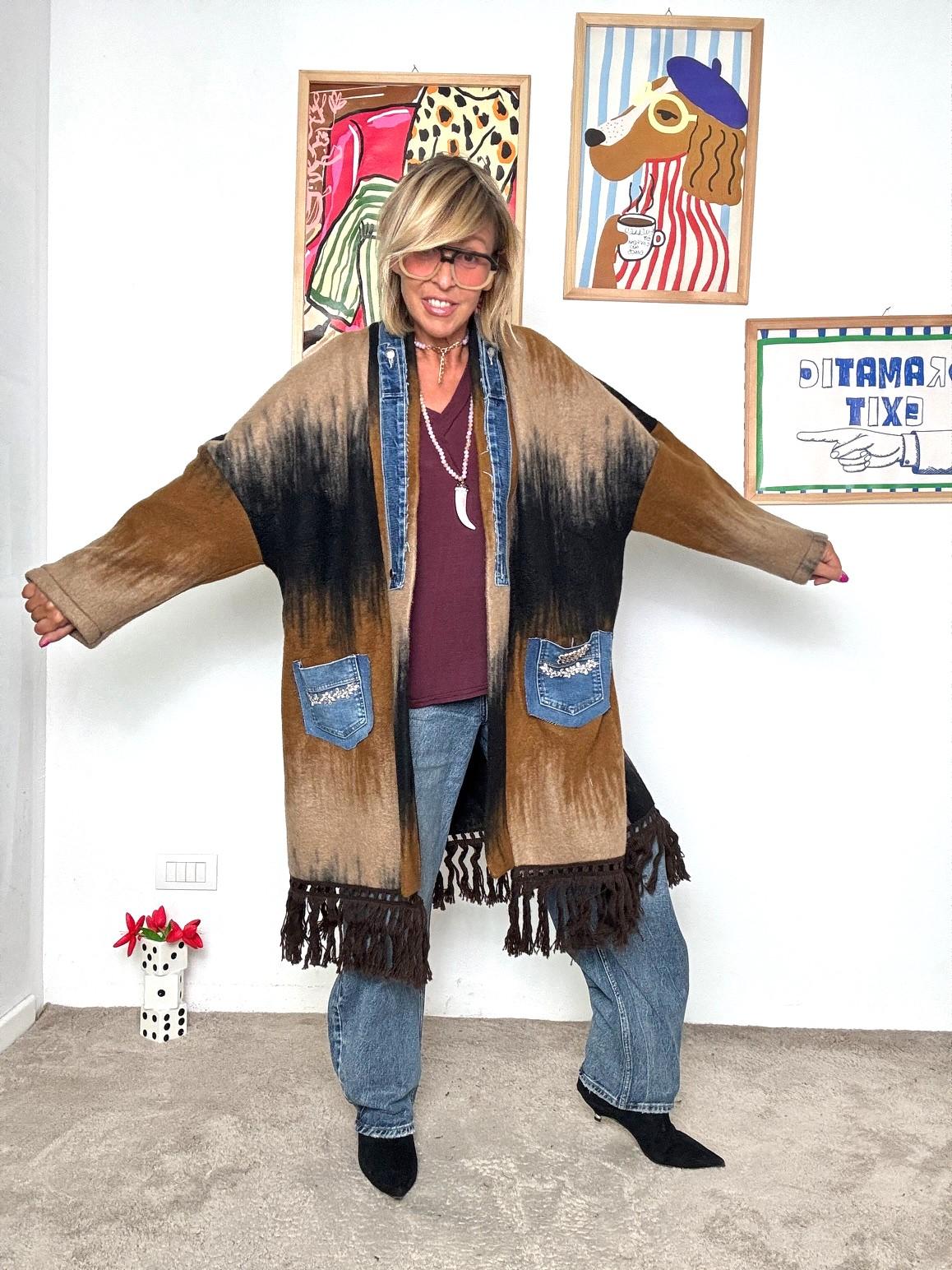 DEJA VU - Cappotto donna vintage  stile unico con dettagli in jeans A25DL610/ VINTAGE DEJA VU 