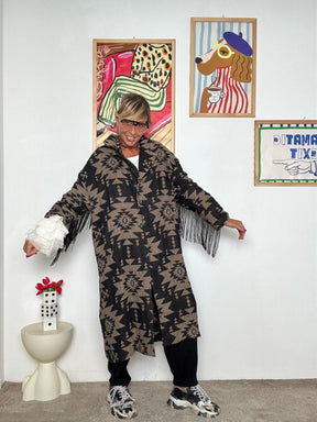 SUSY STAR - Cappotto fantasia con frange: originale, caldo e super trendy ST81695/ NERO SUSY STAR 