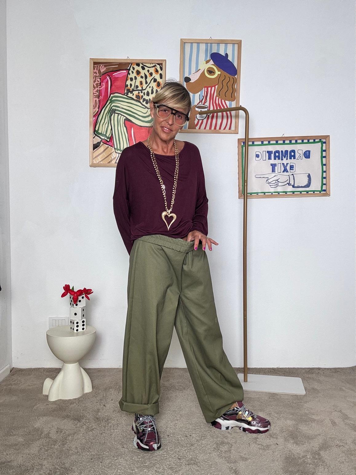 DEJA VU - Pantaloni ampi a gamba larga  comfort e stile casual-chic A25DL206/ VERDE DEJA VU 