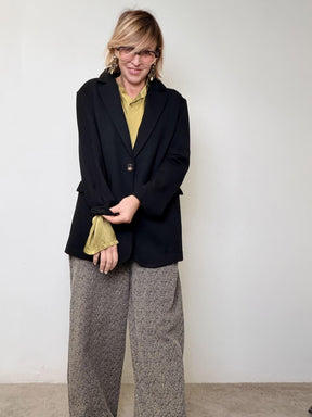 DEJA VU - Giacca in punto Milano nera dal taglio moderno A25AP603/ NERO DEJA VU 