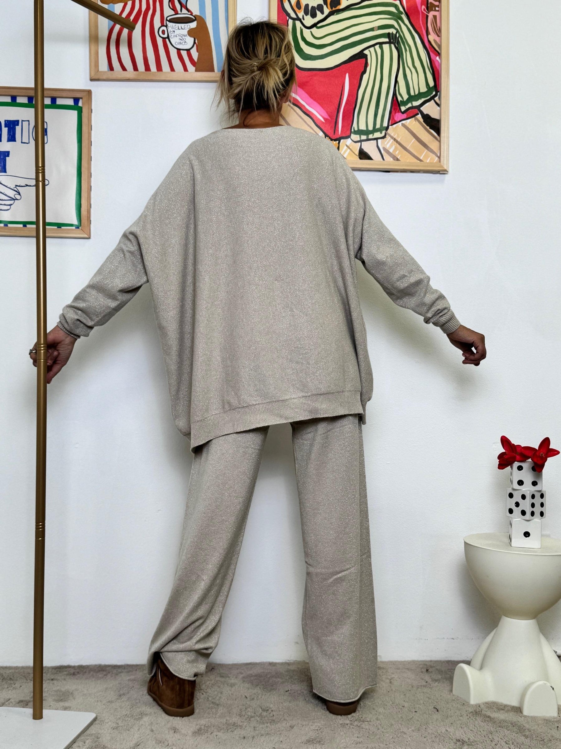 SUSY STAR - Maglia Oversize in Maglia Lurex  Soft & Sparkly BEIGE<BR/><BR/>Brilla con discrezione. ST22047LX/ BEIGE SUSY STAR 