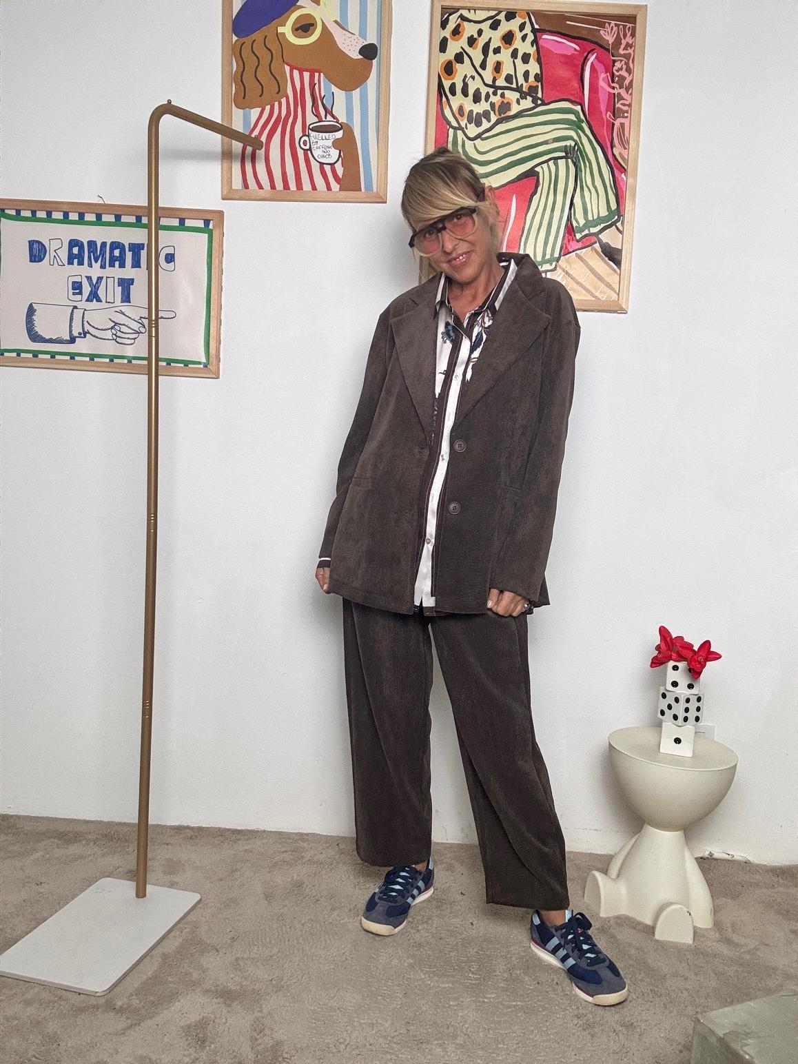 DEJA VU - Giacca in velluto a coste  Vintage vibes, spirito contemporaneo MORO A25LU607/ MORO DEJA VU 