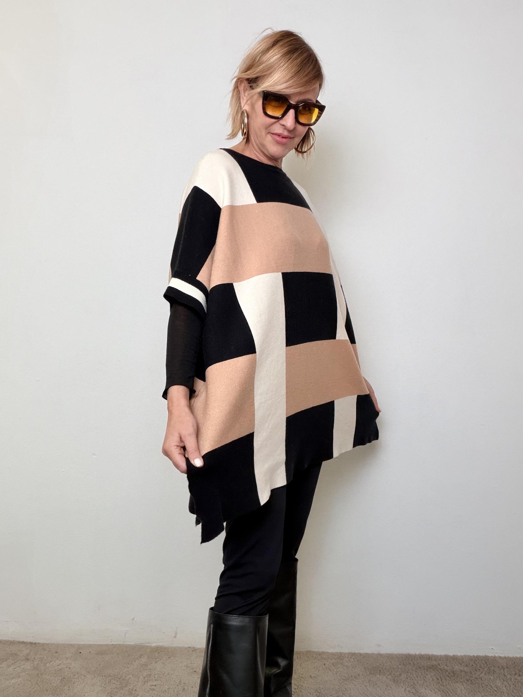 FEMALE - Maxi maglia geometrica  comoda, scenografica e super chic ZS5385/ PANNA FEMALE 