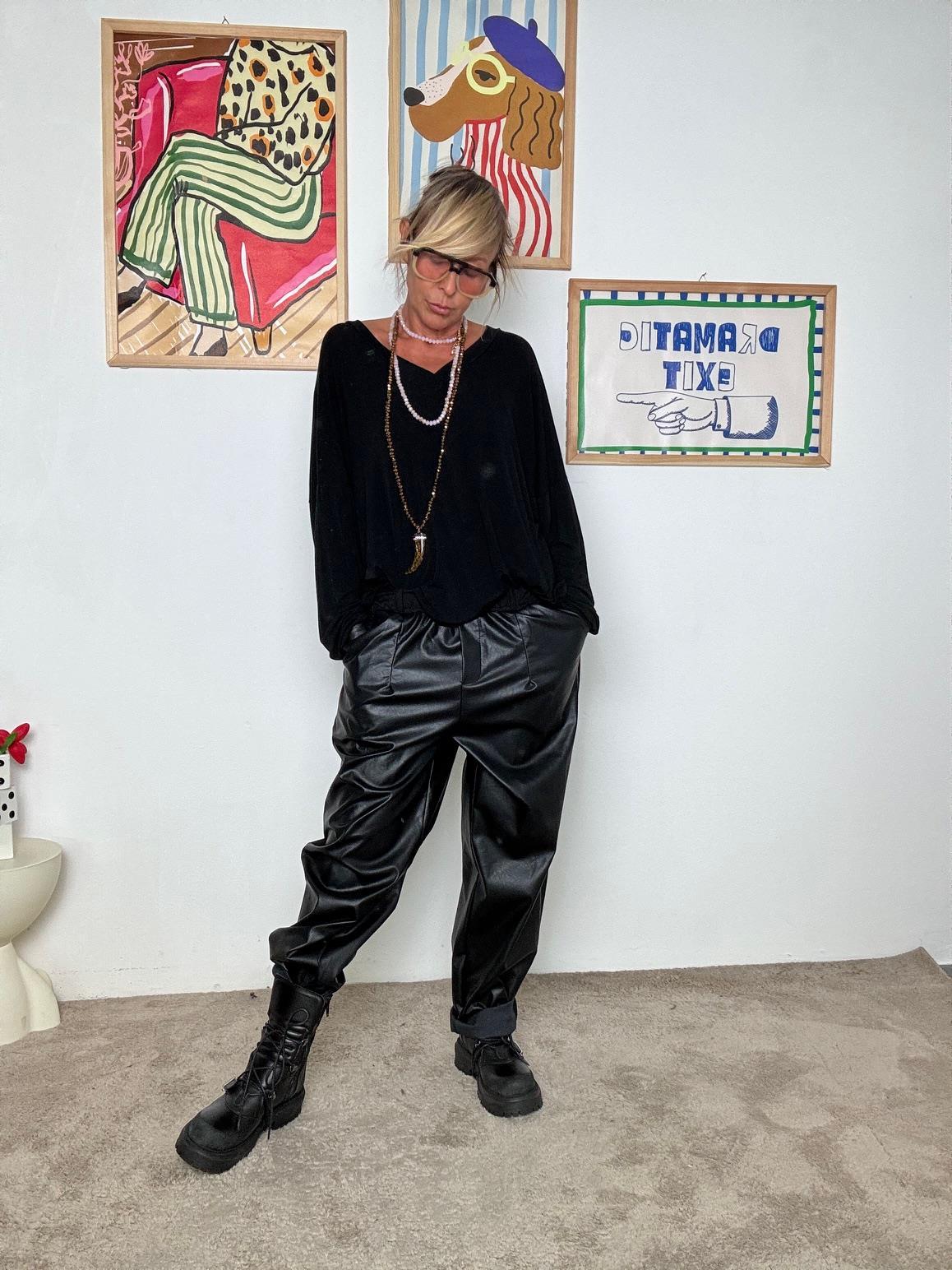 DEJA VU - Pantaloni donna in ecopelle nera morbida A25AP211/ NERO DEJA VU 