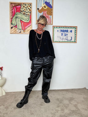 DEJA VU - Pantaloni donna in ecopelle nera morbida A25AP211/ NERO DEJA VU 