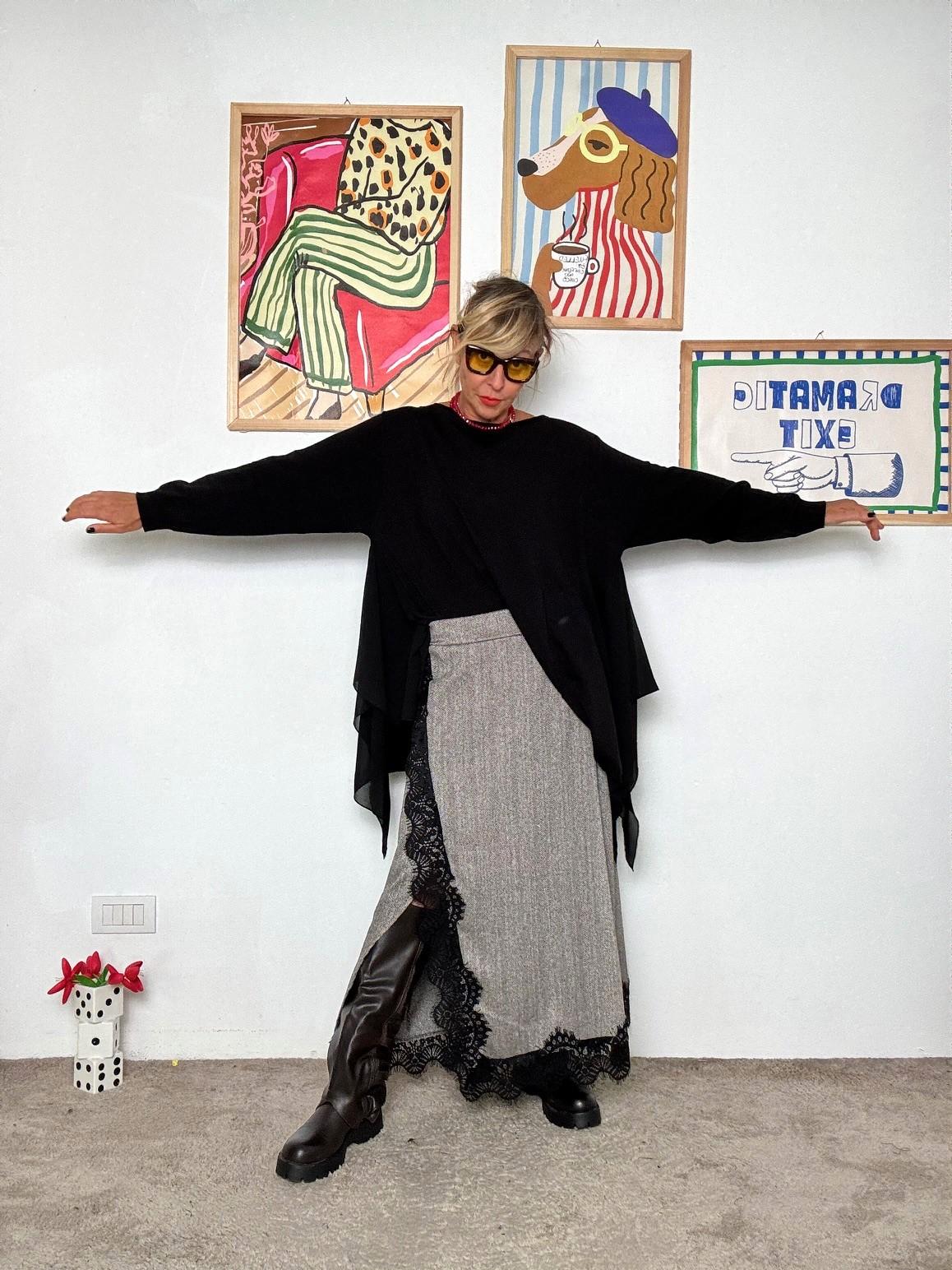 SUSY STAR - Maglia over con taglio a vele ST78401/ NERO SUSY STAR 