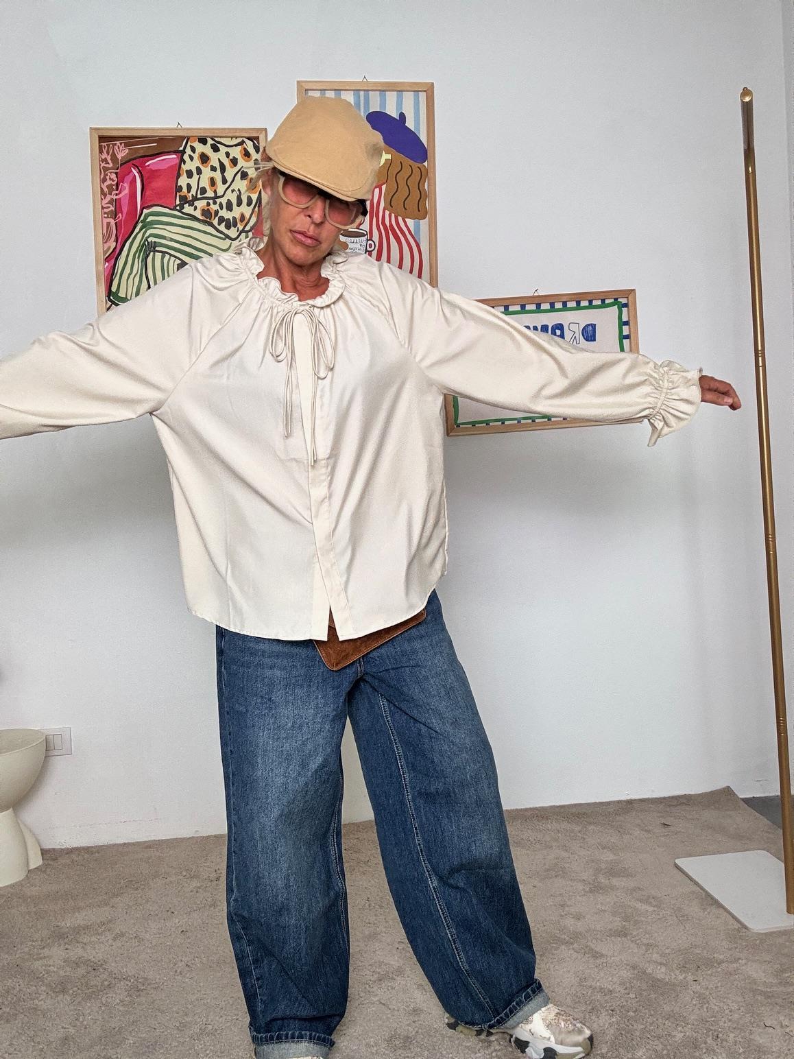 FEMALE - Camicia Oversize Unisex con Collo Arricciato e Laccetti W5909/ BEIGE FEMALE 