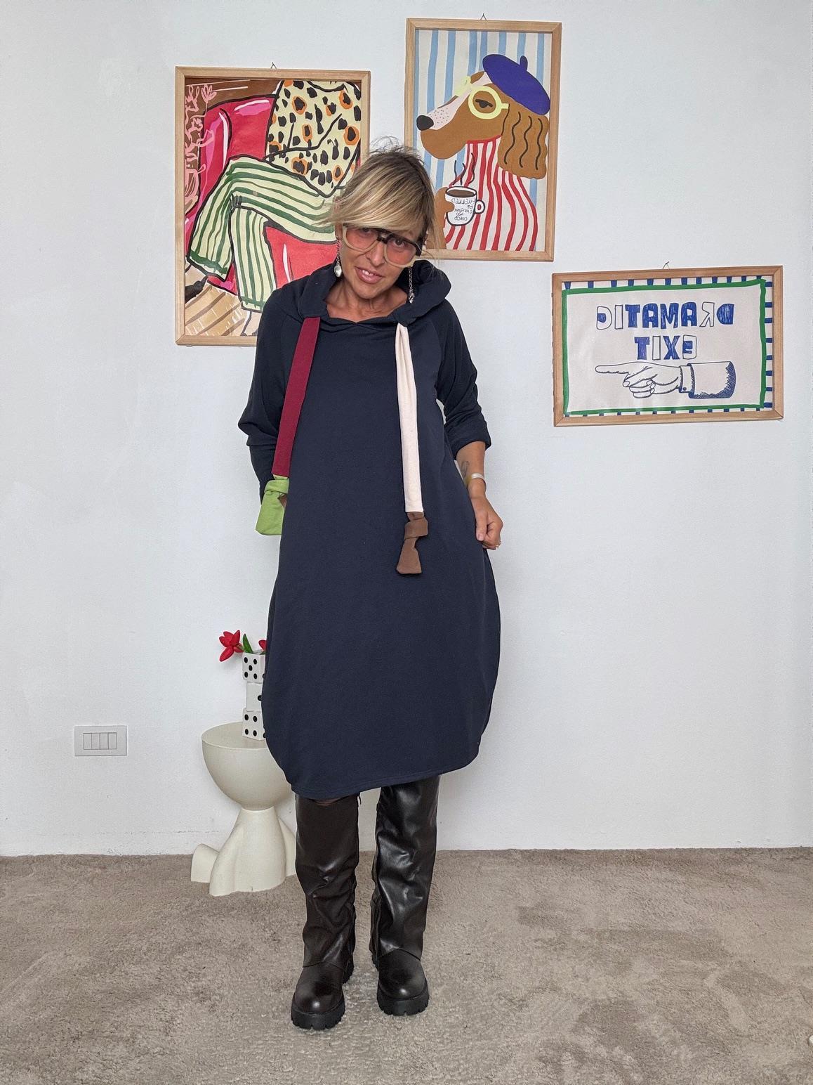 FEMALE - Abito felpa con cappuccio  comfy style e carattere urban blu A7200-F4/ BLU FEMALE 