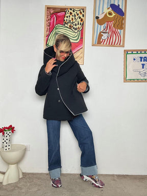 DEJA VU - Giacca donna in neoprene con collo ampio  stile urban chic nero A25UN607/ NERO DEJA VU 