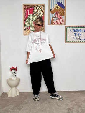 DEJA VU - T-shirt bianca oversize con stampa METAL  Stile casual e ironico A25AP402/ BIANCO DEJA VU 