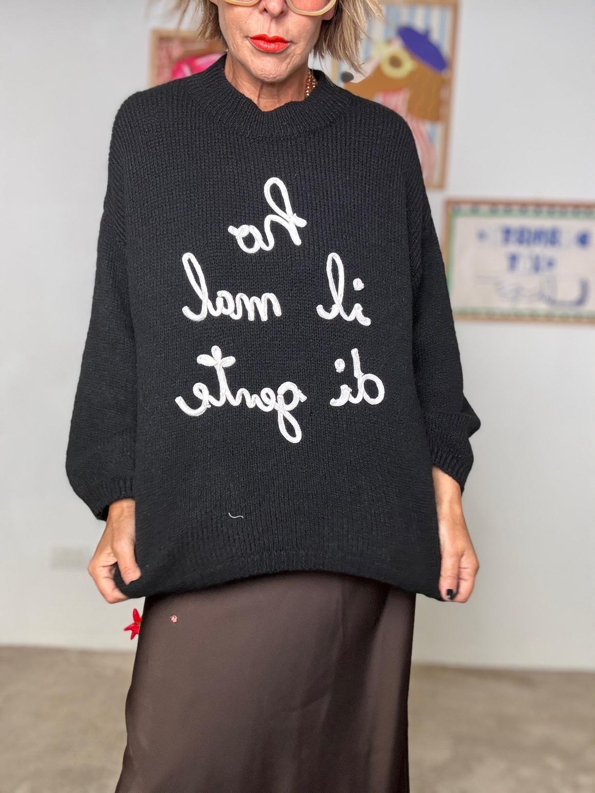 FEMALE - Maglia over Ho il mal di gente NERO A2903/ NERO FEMALE 