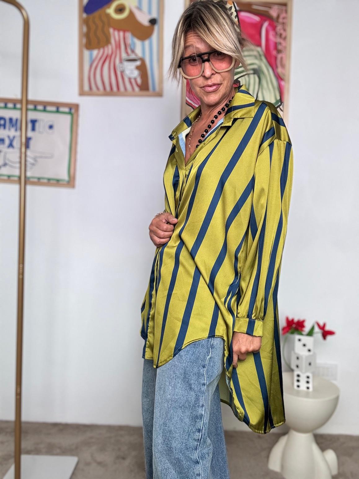 FEMALE - Camicia Oversize a Righe  Stile Urban con un Tocco Creativo LIME 19095YRZS-1/ LIME FEMALE 