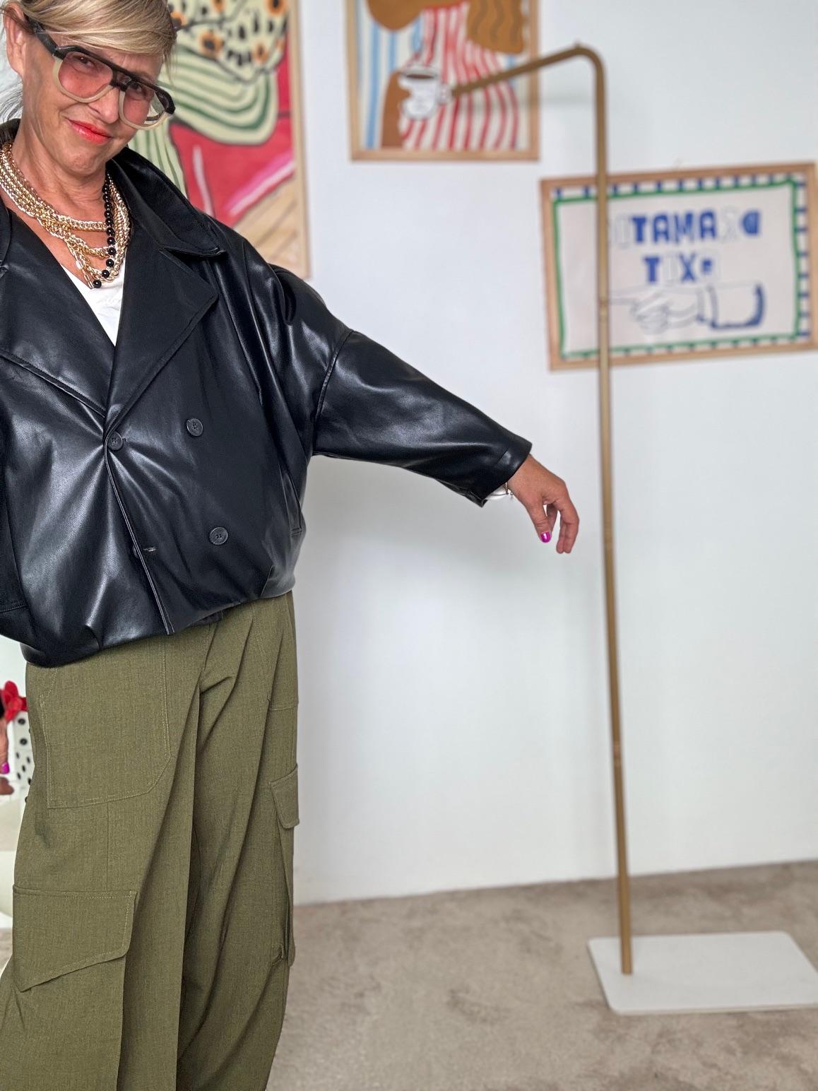 HAVE ONE - Bomber oversize in ecopelle NERO  Stile urban chic JVS-P039/ NERO HAVE ONE 