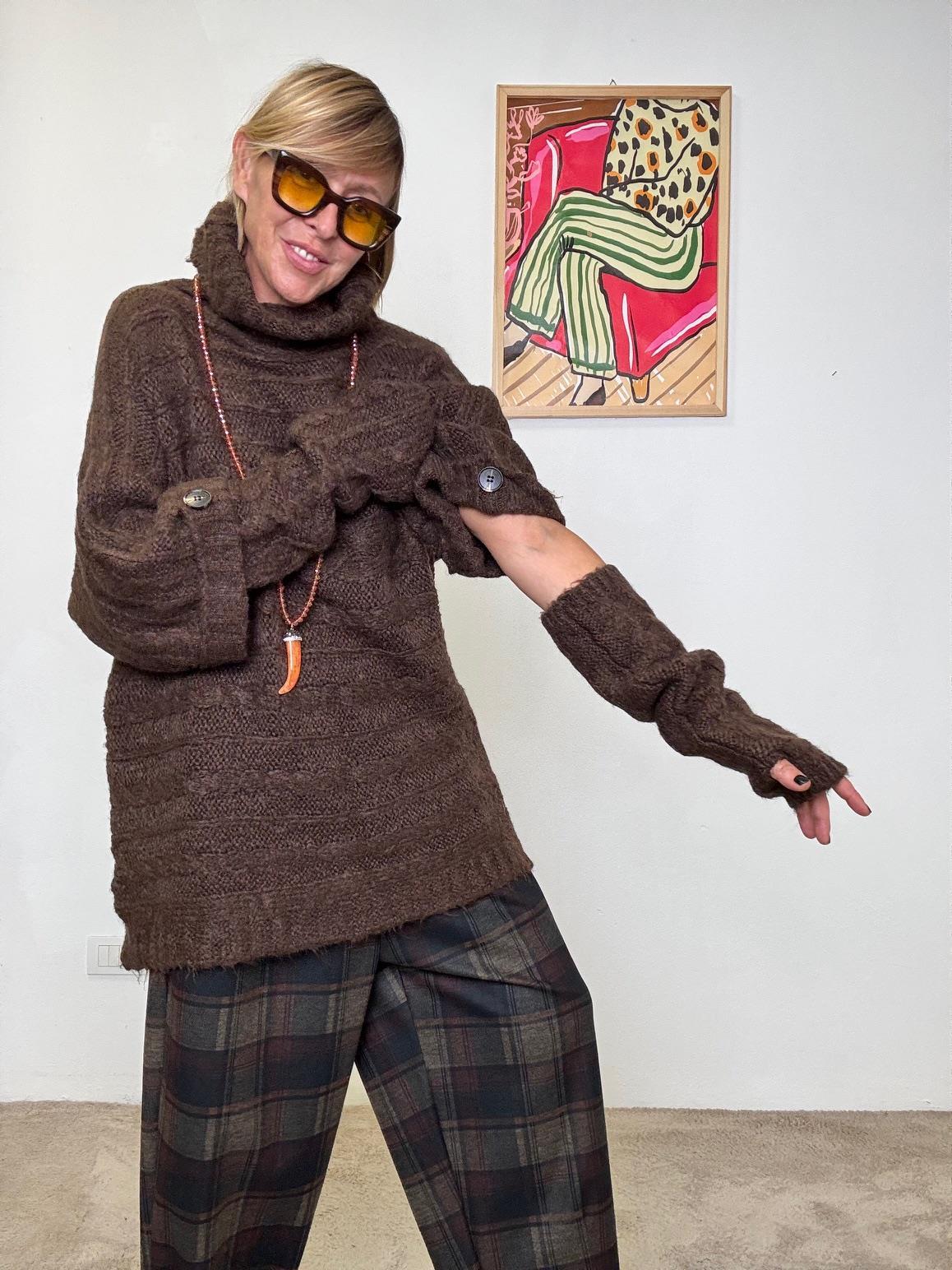 SUSY STAR - MAGLIA CON MANICOTTI MORO ST3WM221 MORO SUSY STAR 