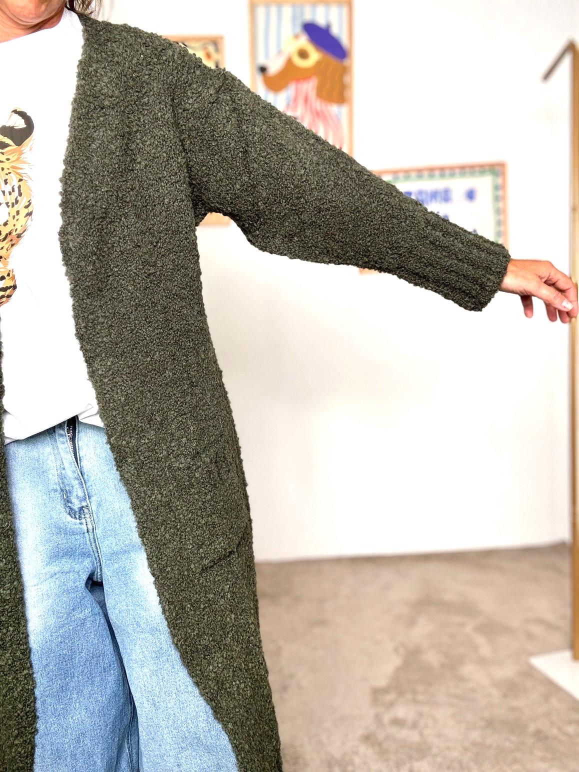 SUSY STAR - Cardigan lungo donna in bouclé verde  morbido, avvolgente e super chic STWK3018/ VERDE SUSY STAR 