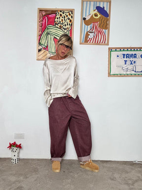 SUSY STAR - Jeans ampi color borgogna con risvolto STP20985/ VINO SUSY STAR 