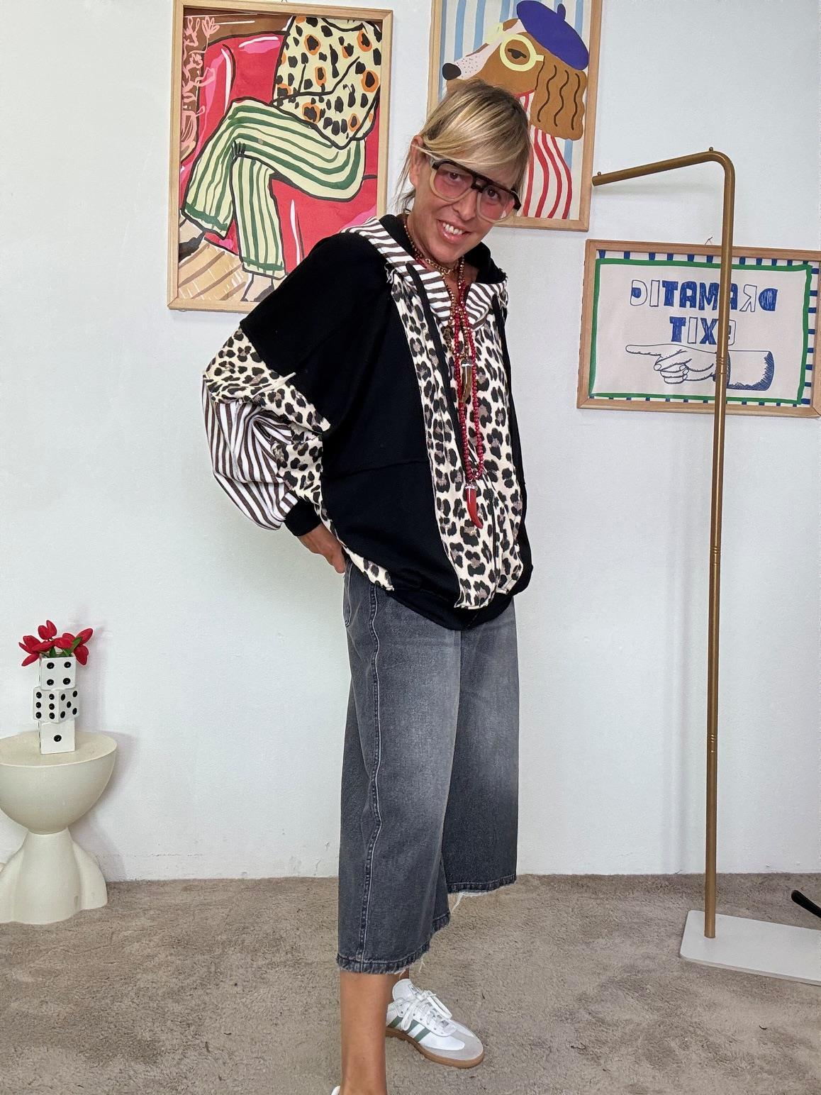 FEMALE -Felpa oversize fantasia animalier e righe R51236/ NERO MULTI FEMALE 