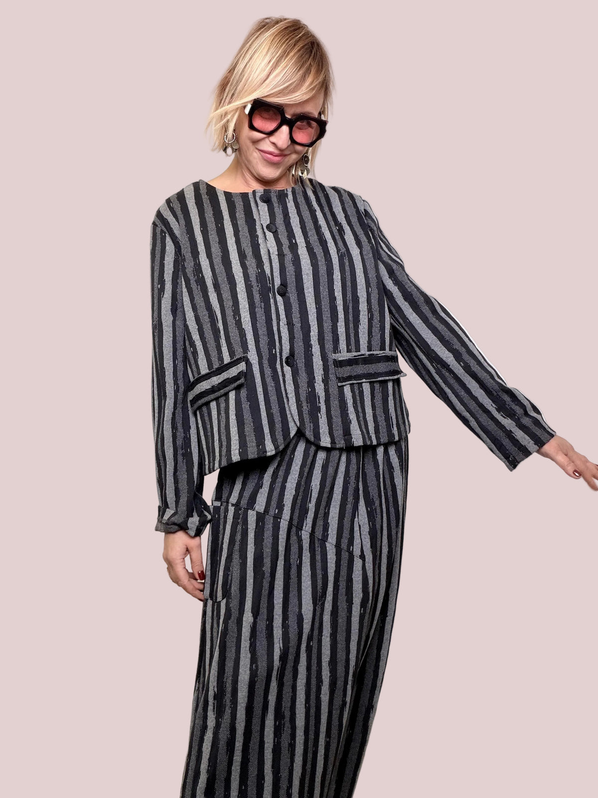 Giacca a Righe Linea Corta 9241/ NERO FEMALE 