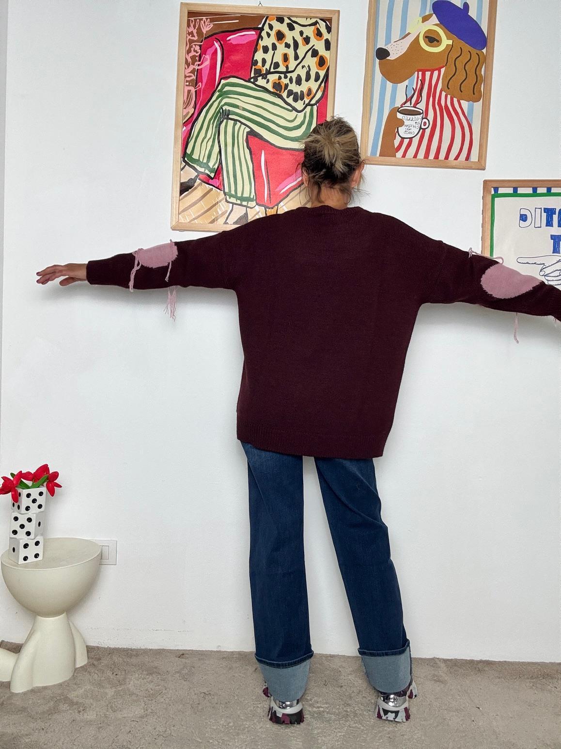 DEJA VU - Maglia oversize con cuori rosa  stile casual romantico BORDEAUX A25SS401/ BORDEAUX DEJA VU 